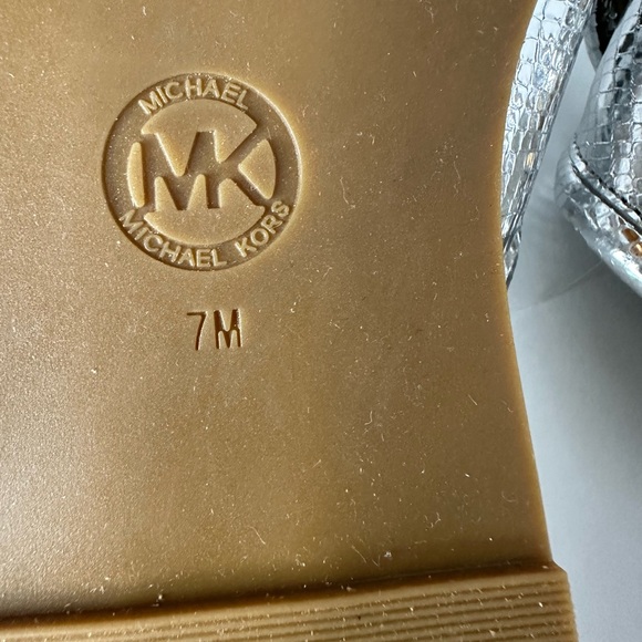 New MICHAEL Kors Gideon Slide Sandals In Silver Size 7M - Picture 7 of 8